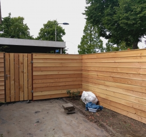 Tuinafscheiding met tuinpoort - Hoveniersbedrijf C.K. van Mourik West Betuwe, Tiel, Culemborg, Geldermalsen, Buren