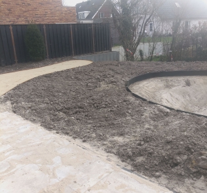 Voor de totale tuinaanleg: grond- en graafwerk, egaliseren, inplanten. - Hoveniersbedrijf C.K. van Mourik de hovenier voor West Betuwe, Tiel, Culemborg, Geldermalsen, Buren