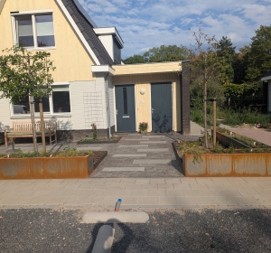 Voor een complete tuinverzorging. Laat uw tuin een goede eerste impressie geven. - Hoveniersbedrijf C.K. van Mourik de hovenier voor West Betuwe, Tiel, Culemborg, Geldermalsen, Buren