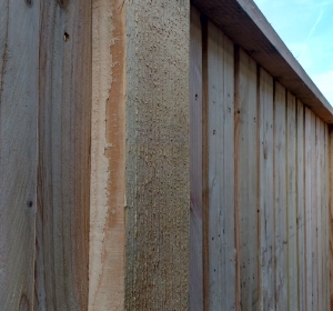 Douglashout palen 150x150 planken 22x150 - Hoveniersbedrijf C.K. van Mourik Geldermalsen Tiel Culemborg