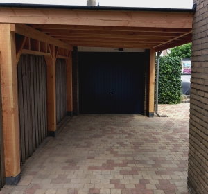 Carport Douglas hout op maat gemaakt. - Hoveniersbedrijf C.K. van Mourik West-Betuwe Geldermalsen Tiel Culemborg